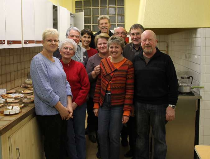 L'équipe en cuisine de l'école à Balzac pour le don du 18/01/2012